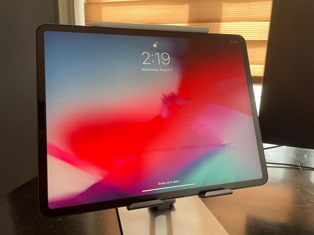 2018 iPad Pro 12.9 64gb (3rd Gen) Space Grey (Category: Laptops & Notebooks) located in Makati City. Submitted by baselos (Listing ID 1104998291, Image 1). Description: For Sale: Apple iPad Pro 64gb WiFi 3rd Gen (2018 model) Space Grey No box, with charger. Bought Sep. 2019 No dents, scratches, or marks. Perfect condition. No issues. RFS: Upgrading Inclusions: - Stylus - Tablet case - Screen protector Price: Php 38,500 Meet up in Makati. Limited.