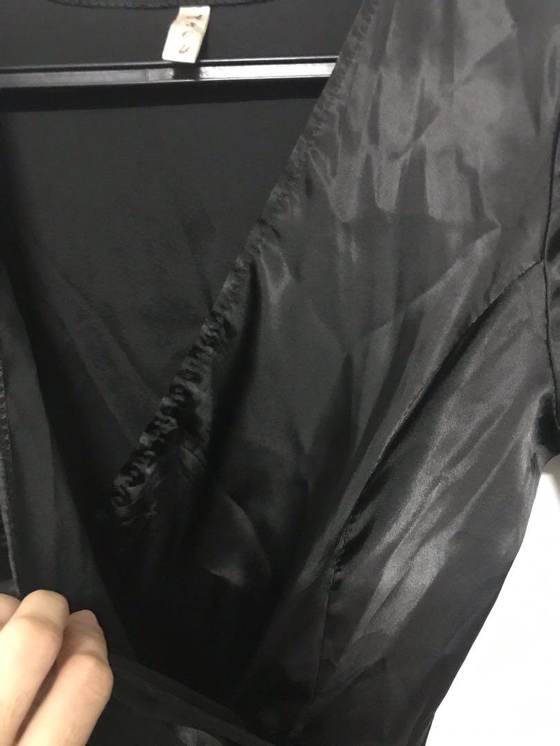 Black overlap dress with side zipper (Category: Dresses) located in Quezon City. Submitted by kyrania_declutter (Listing ID 1105050412, Image 2). Description: Never used. Super like new po. Fit xs to small size☺️.