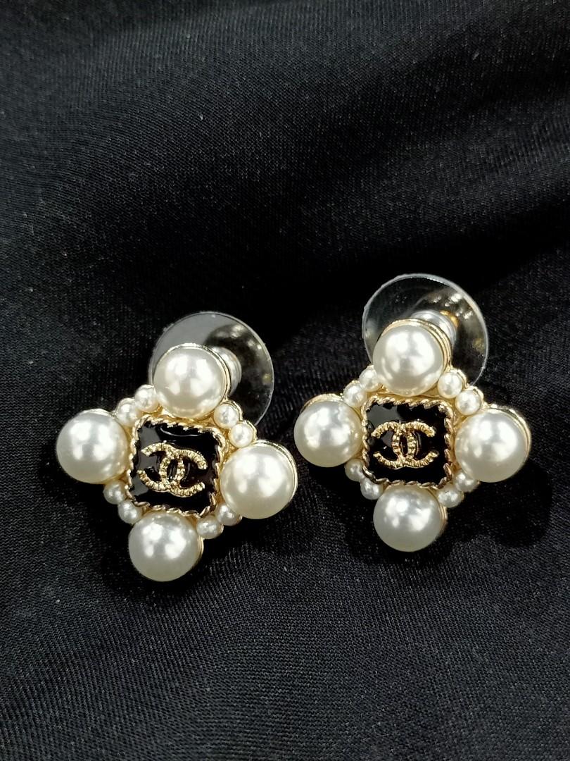 Chanel pearl gold black earrings, Luxury, Accessories on Carousell