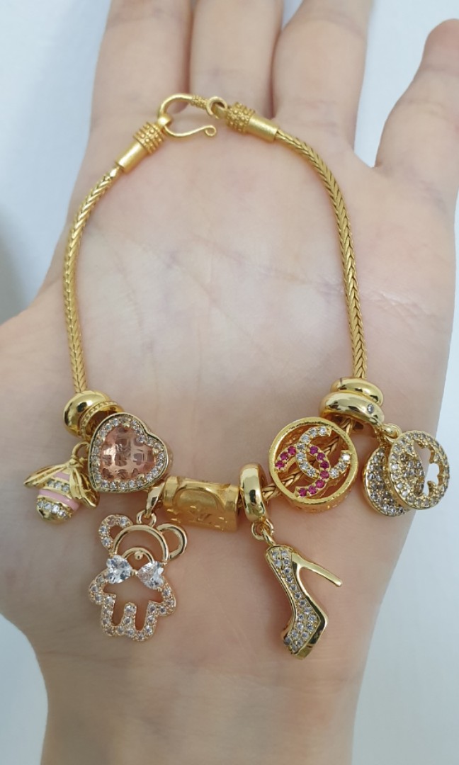 Gold charms top for charm bracelet