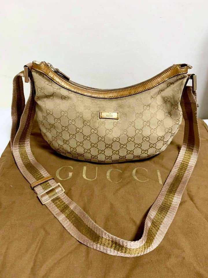 Gucci half moon sling bag shop