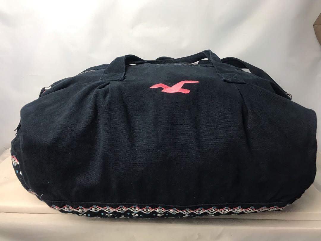 Hollister free duffle bag store
