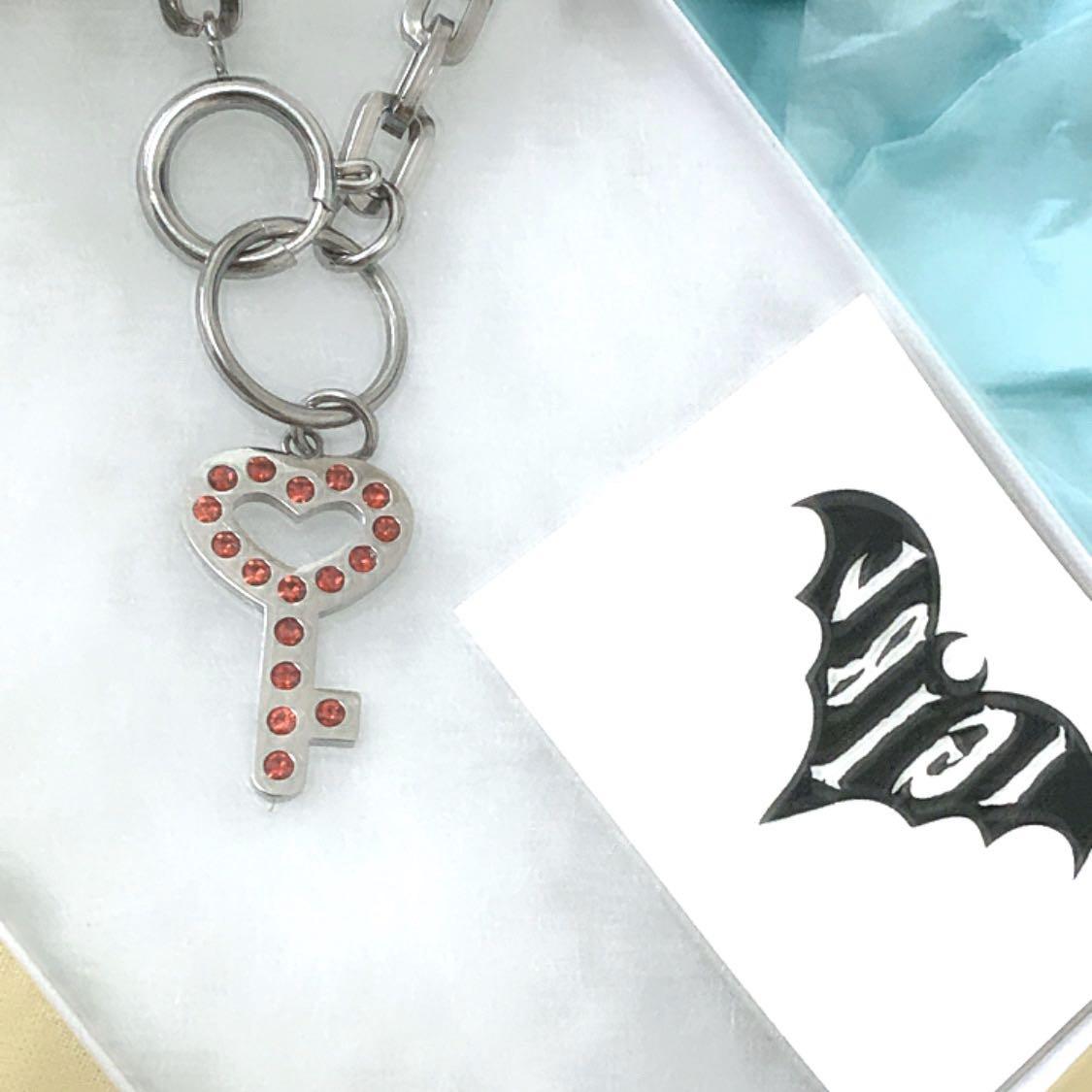 Igirl clearance keychain necklace