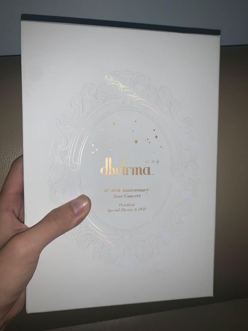 IU 李知恩10週年演唱會DVD&Photobook, 興趣及遊戲, 收藏品及紀念品, 韓流- Carousell