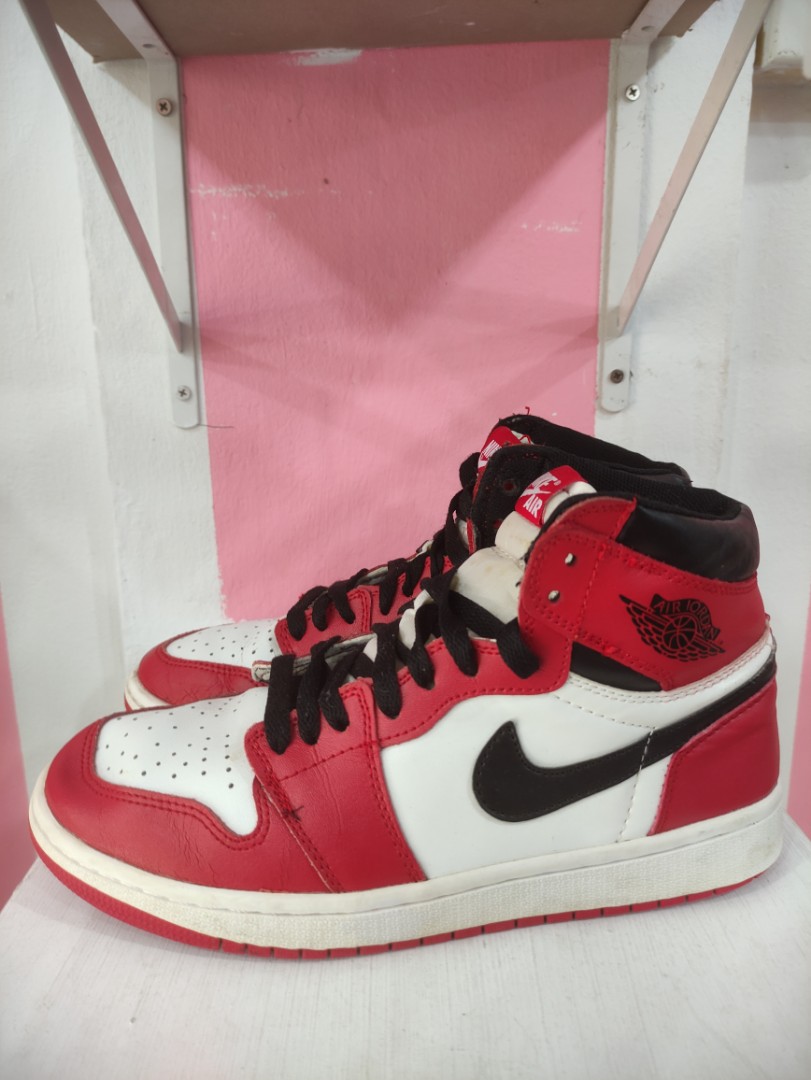 Nike air jordan 1 chicago red/white, Fesyen Pria, Sepatu , Sneakers di