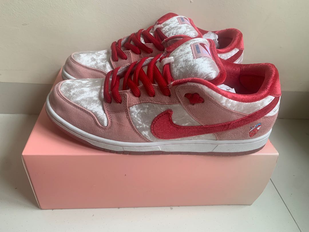 sb dunk strangelove size 12