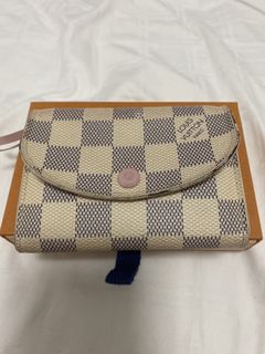 (Category: ) located in . Submitted by beocloset (Listing ID 1033333418, Image 1). Description: .