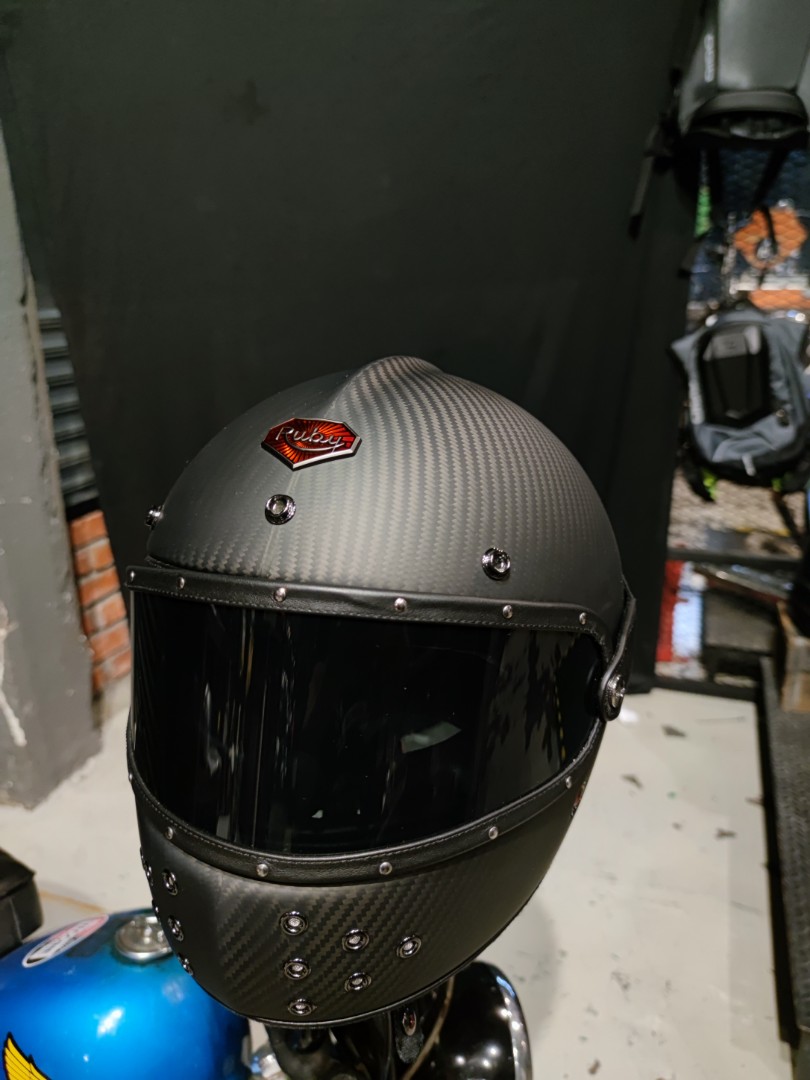 Ruby castel shop st roc helmet