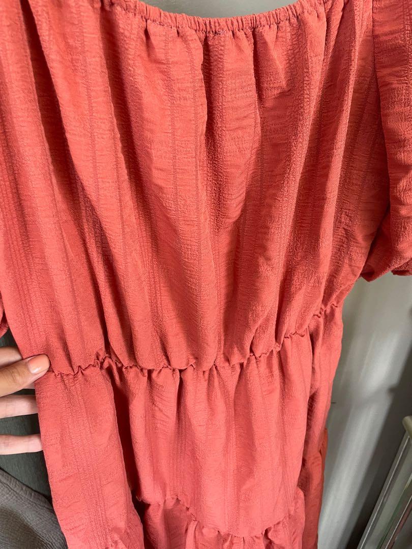 Shein Lantern Sleeve Ruched Ruffle Hem Dress (Category: Dresses) located in San Juan City. Submitted by helpmedeclutterplsty (Listing ID 1104972090, Image 2). Description: ✨ Bought for P773 ✨ Runs big, would fit S/M best ✨ Size: XS.