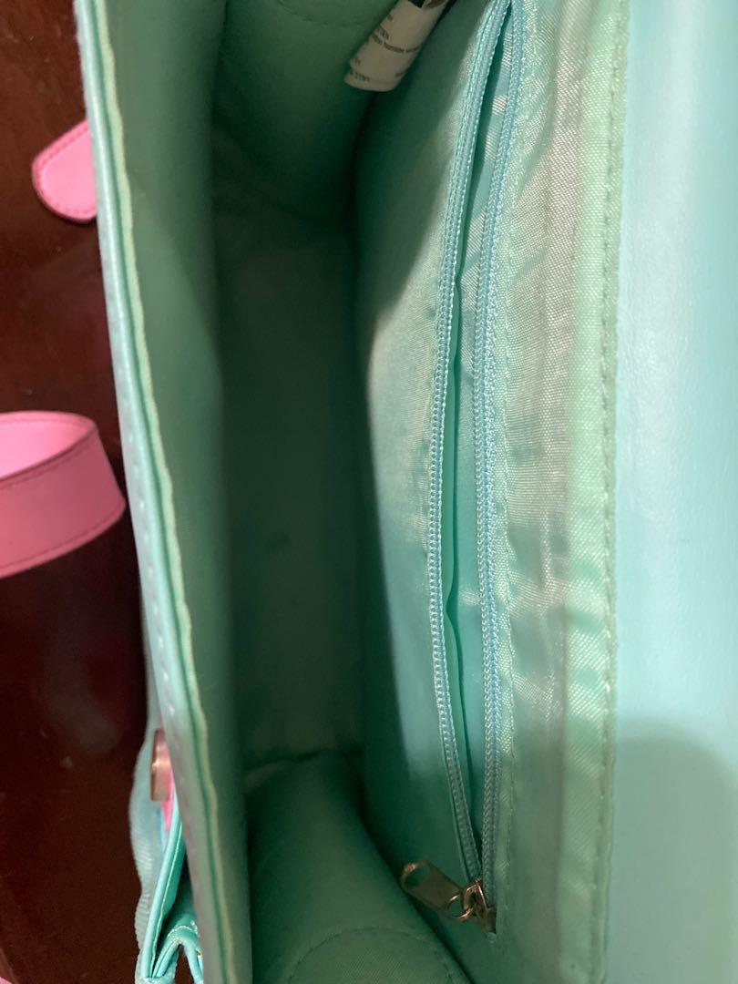 Smiggle satchel bag (Category: Babies & Kids Fashion) located in Bulacan. Submitted by stashandstuff (Listing ID 1104923243, Image 3). Description: Authentic Smiggle satchel bag.
