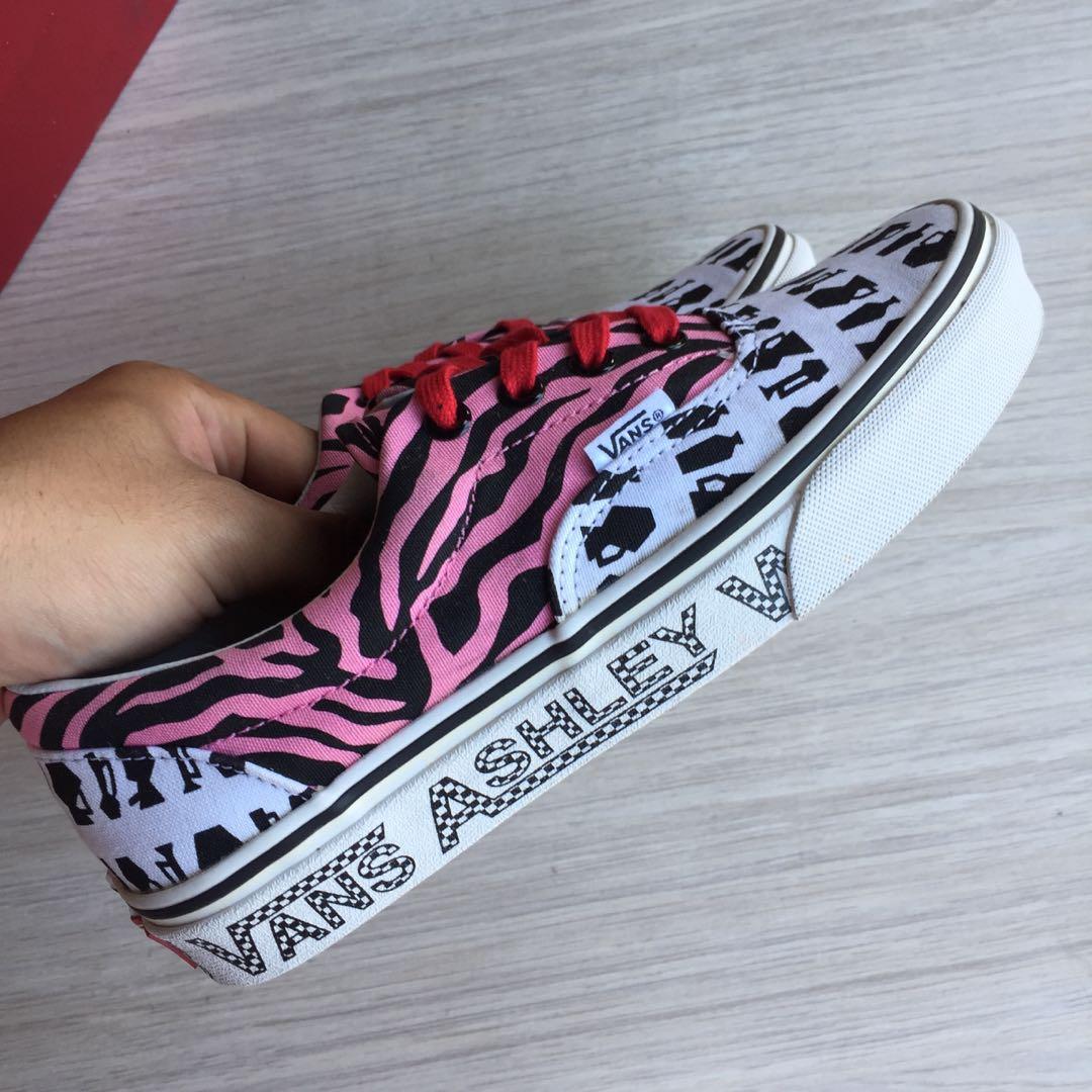 vans authentic ashley williams