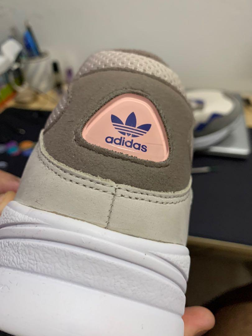 Adidas originals yung brown top