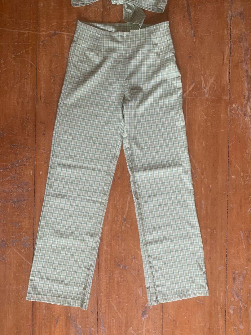 Brand new halter top and pants set (Category: Sets or Coordinates) located in Quezon City. Submitted by katriiii (Listing ID 1105192507, Image 3). Description: top - small bottom - medium .