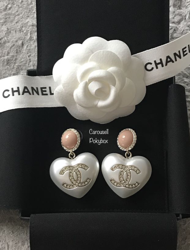 Chanel 21B Heart Pearl Crystal CC Logo Pink Dangle Earrings - BOPF