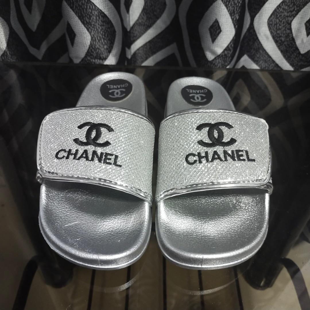 Chanel on sale slides pink