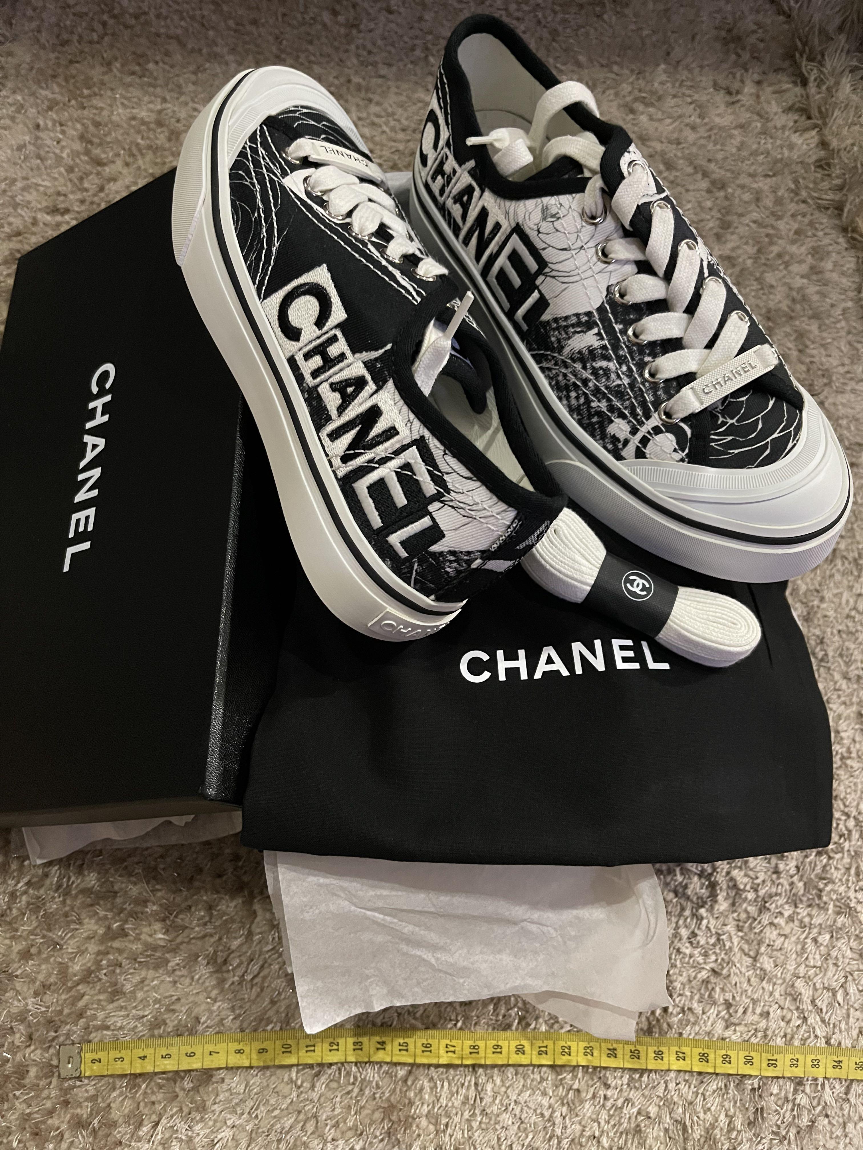 Chanel converse deals style sneakers