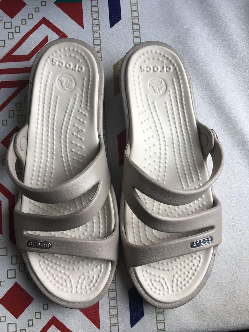 Crocs Patricia Sandals (Wedge), Women's Fashion, Footwear, Flats