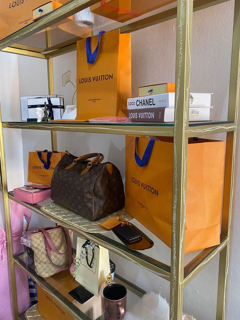 Guaranteed Authentic LV speedy 35 monogram (Category: Luxury Bags & Wallets) located in Naga. Submitted by akimadison.ph (Listing ID 1105143206, Image 1). Description: Guaranteed Authentic Canvas is perf May watermark lng sa loob and sa piping Really pretty pa.