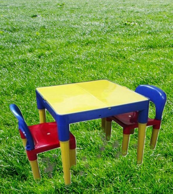 Kiddie Table and Chair Set for 2 with compartment on table (022