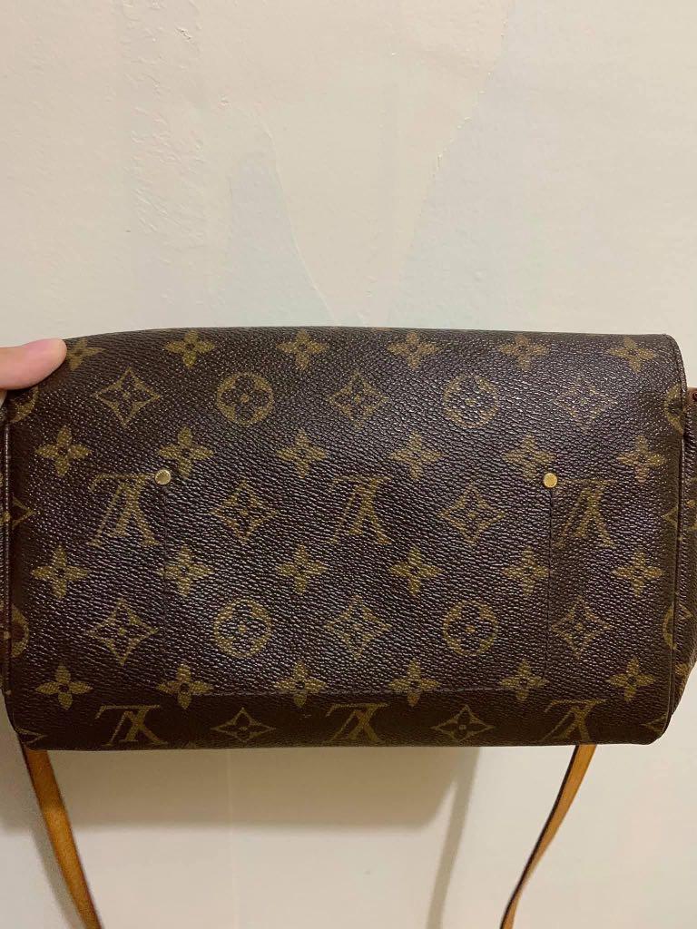 Louis Vuitton Favorite MM (Category: Luxury Bags & Wallets) located in Manila. Submitted by 00317 (Listing ID 1105320843, Image 3). Description: Preloved LV Favorite With dustbag and entrupy cert DM for more photos.