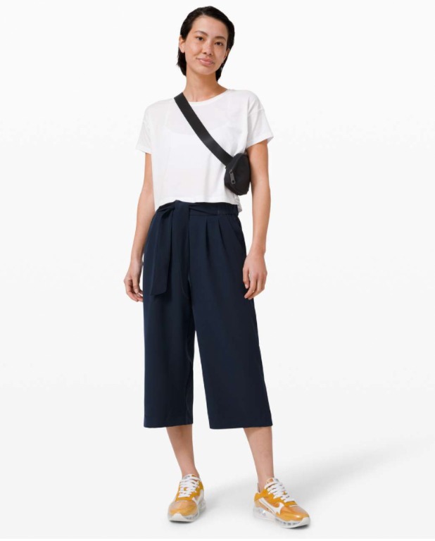 Noir sales crop lululemon