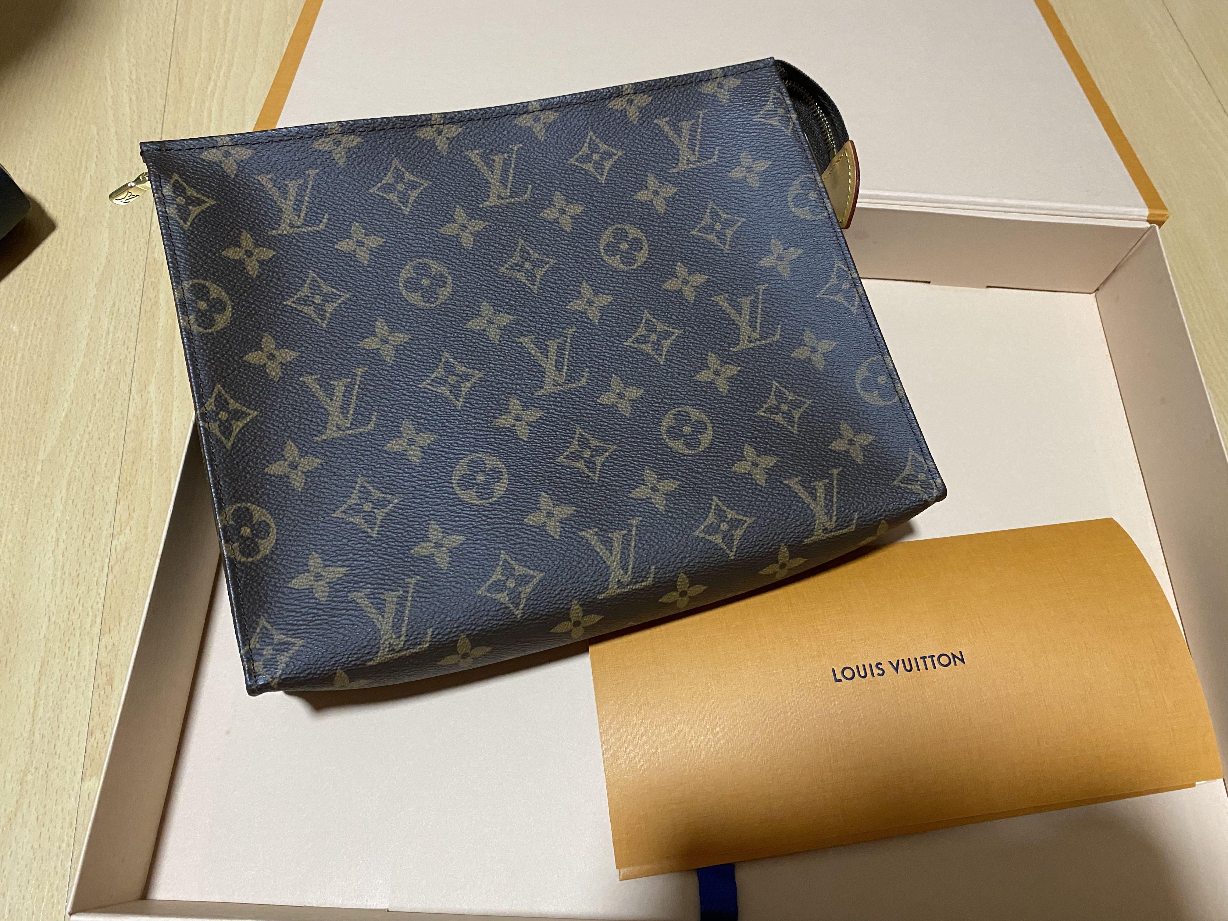 UNBOXING OF THE ICONIC LOUIS VUITTON POUCH; TOILETRY POUCH 26