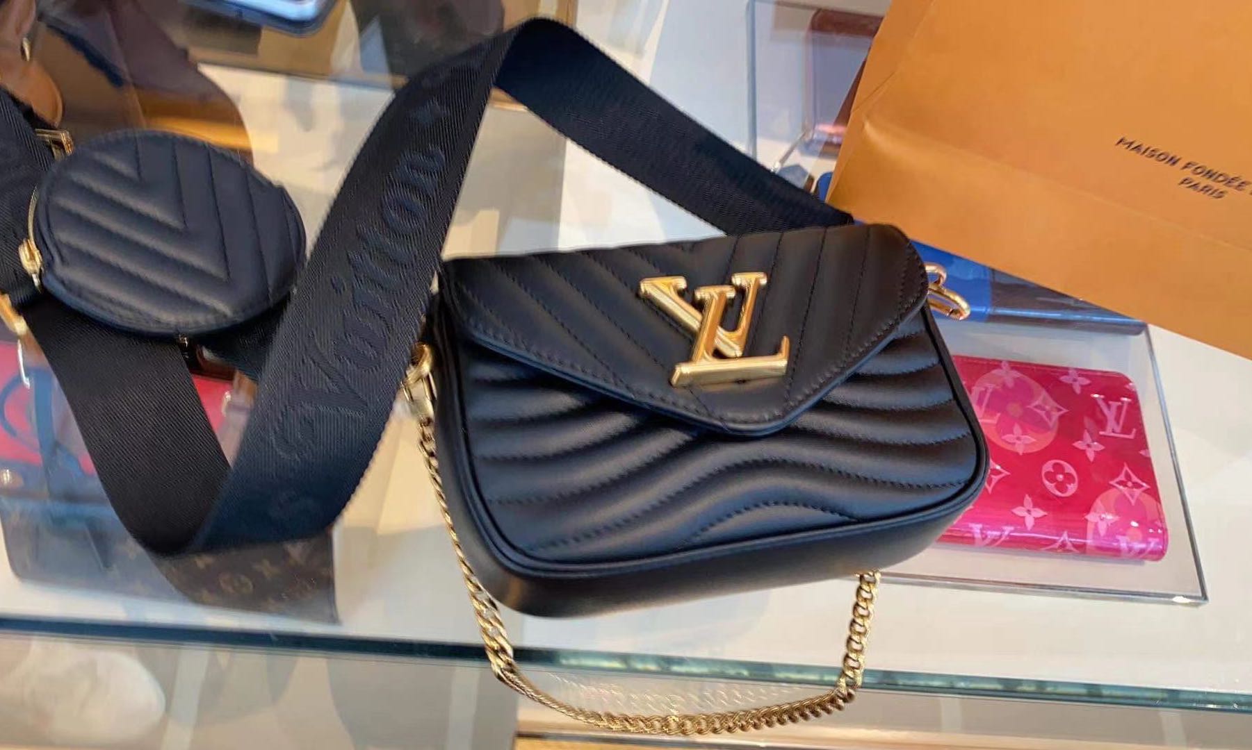 Louis Vuitton New Wave Multi Pochette Black Leather Shoulder Bag