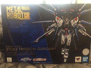 Metal robot 魂 Strike Freedom Gundam Special Limited Version 連 光翼有啡盒
