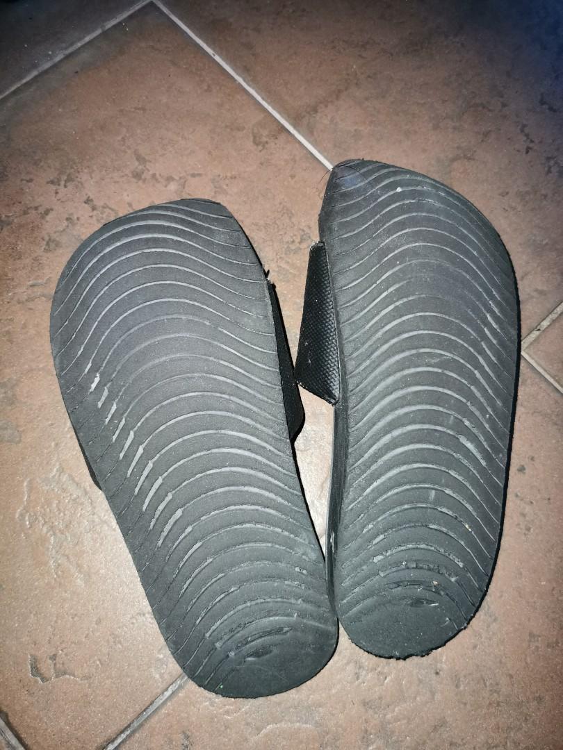 Nike tick sliders shop