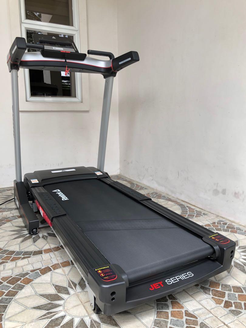 Give Champagne Konsekvenser Reebok Jet 100+ Treadmill, Sports Equipment, Exercise & Fitness, Cardio &  Fitness Machines on Carousell