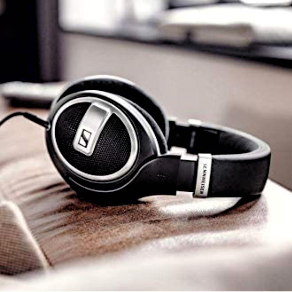 Sennheiser HD 599 SE Around Ear Open Back Headphones 58X, Audio, Other  Audio Equipment on Carousell