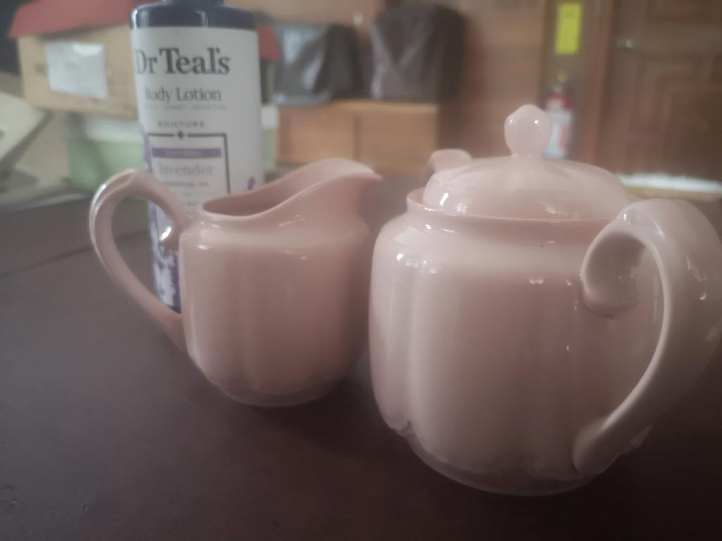 Sugar and Creamer Container, Community on Carousell
