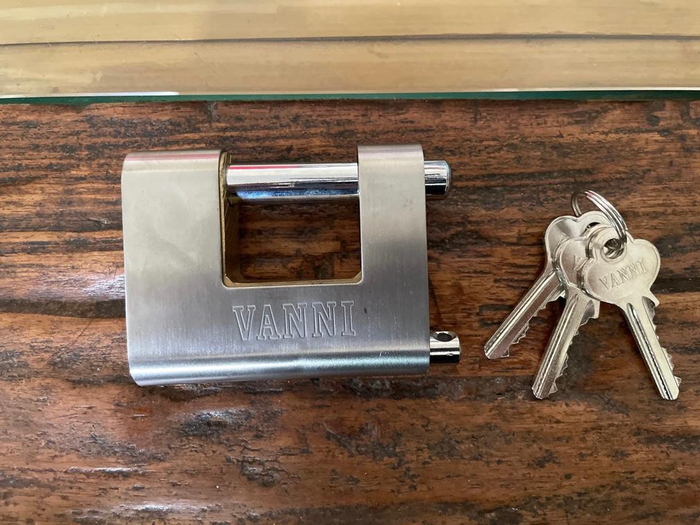 VANNI Security Armored Padlock / Gate Lock 9191, Furniture & Home ...