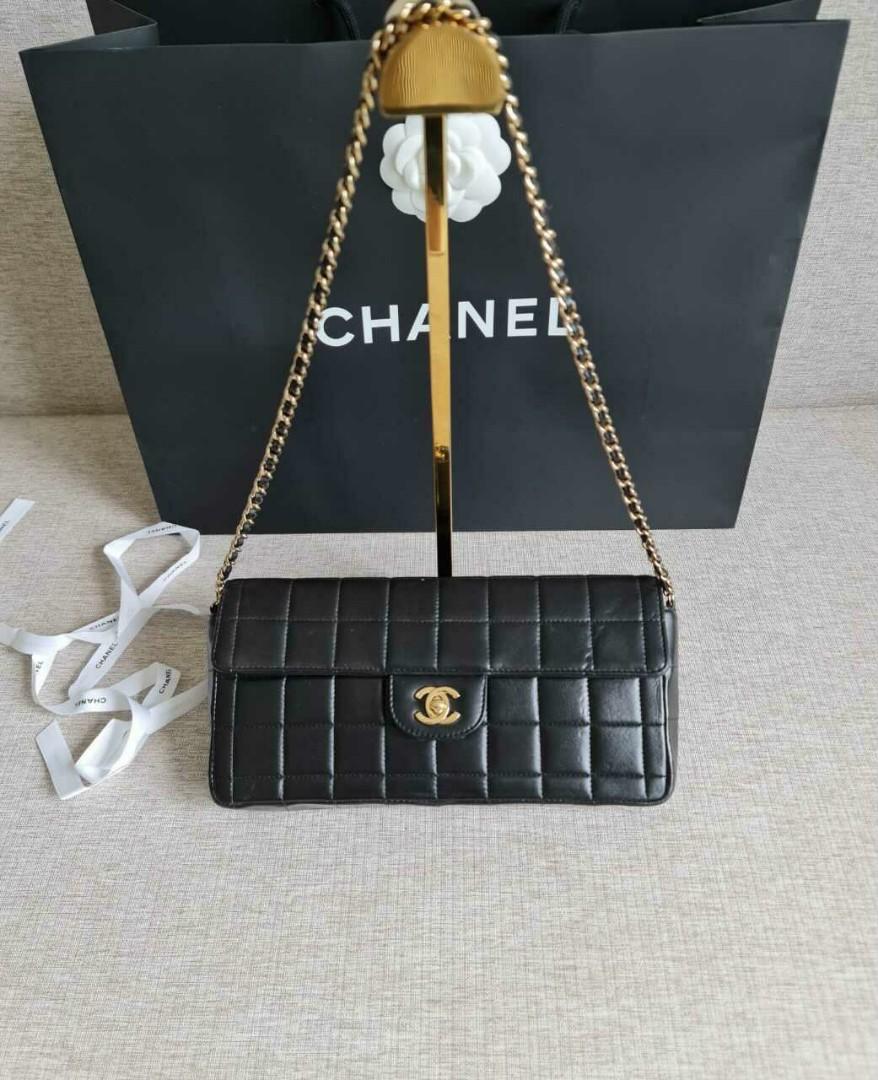 Vintage chanel chocolate bar bag, Women's Fashion, Bags & Wallets, Purses &  Pouches on Carousell