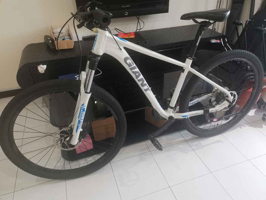 2019 Giant ATX 830, Sports Equipment 