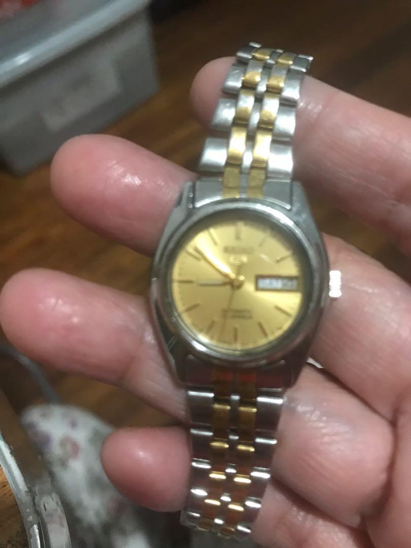 Authentic Seiko 5 Automatic Two Tone Ladies Watch 17 Jewels, Women's  Fashion, Watches & Accessories, Watches on Carousell