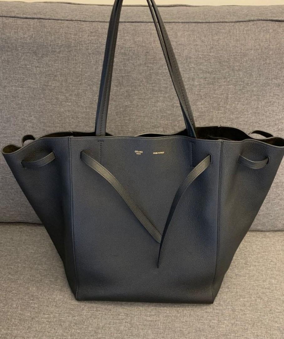 Celine phantom bag discount black