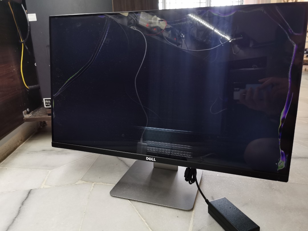 Dell Monitor ( Screen Crack ), Computers & Tech, Parts & Accessories ...