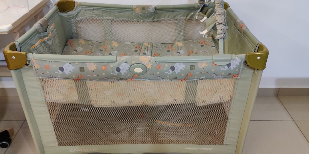 Graco baby cradle 2025