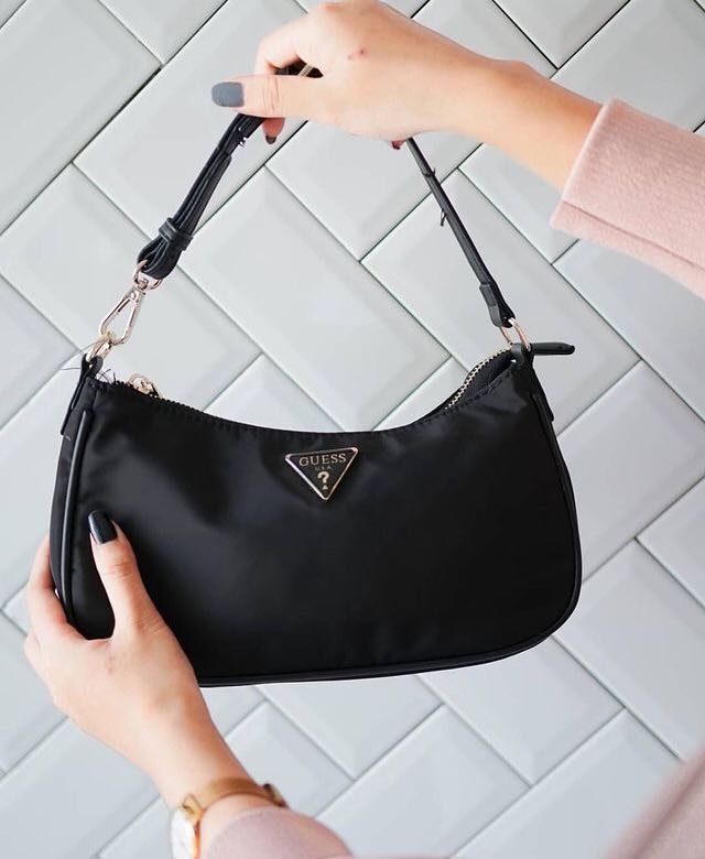 Guess Paris Shoulderbag, Fashion, Wanita di Carousell
