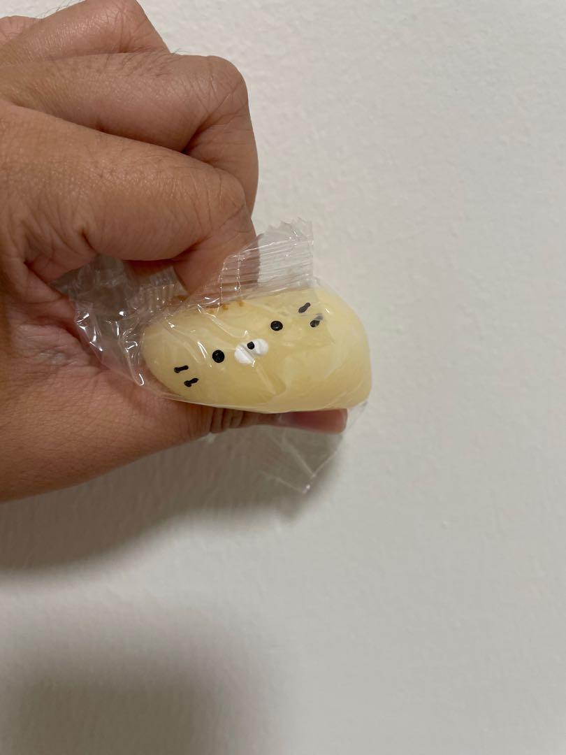 [INSTOCK] Cute cat squishies Gachapon Gashapon Capsule Toys, Hobbies