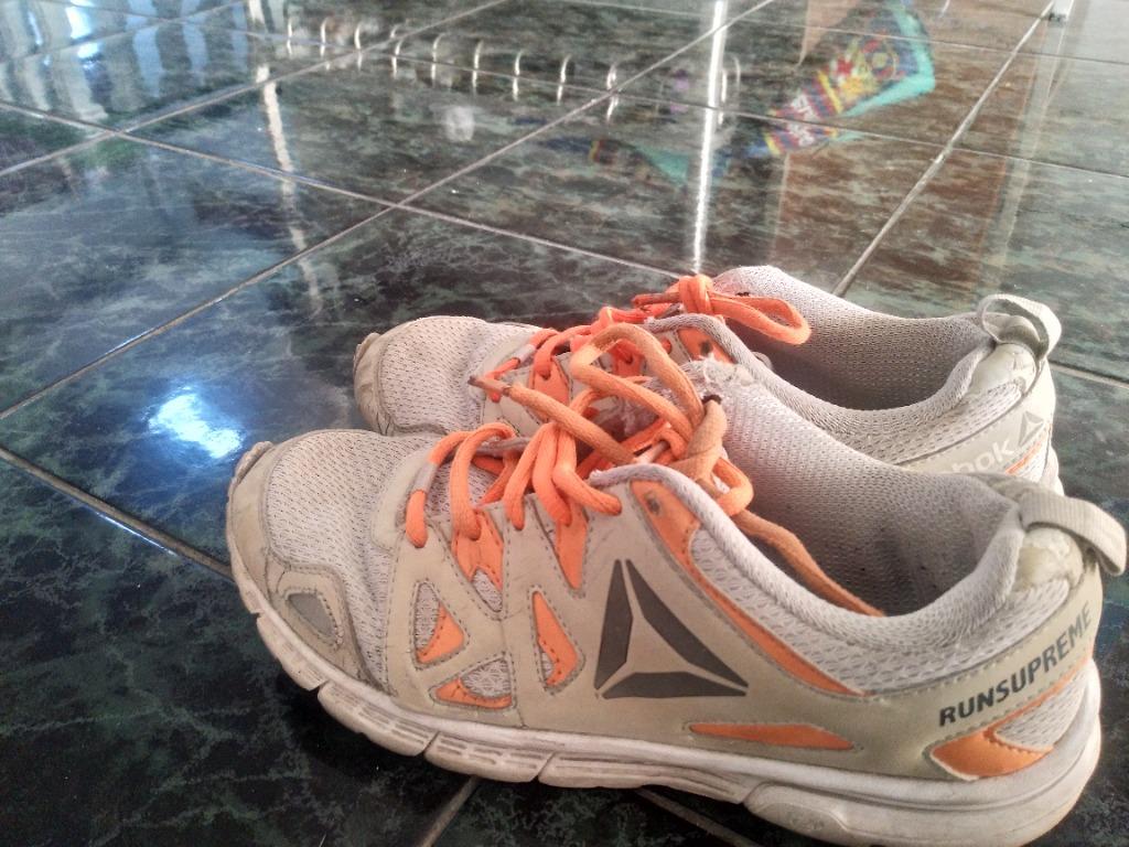 Reebok RunSupreme Orange Sepatu Olah Raga Unisex, Fesyen Pria