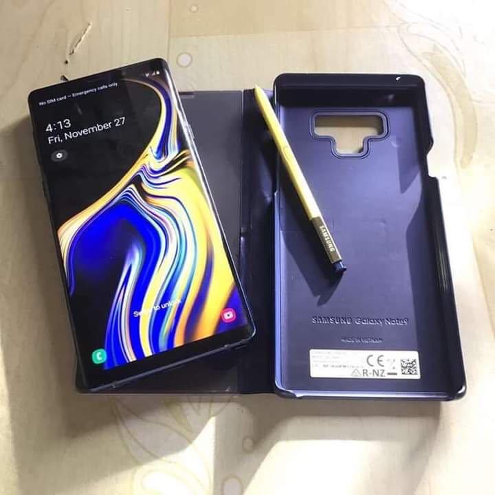 Samsung Note 9 128GB (Ocean Blue) (Category: Samsung) located in Ligao. Submitted by luvmauve (Listing ID 1105467079, Image 2). Description: Personal phone Bought from ComWorks for 55,990 orig price. Open for swap iPhone X or higher unit 😅 100% Legit not refurbished ❌ NO HISTORY OF REPAIR ❌ Issue: Screen discoloration kapag nasa gitna yung brightness Google/youtube niyo na lang po yung specs or you can message me for more info po. .