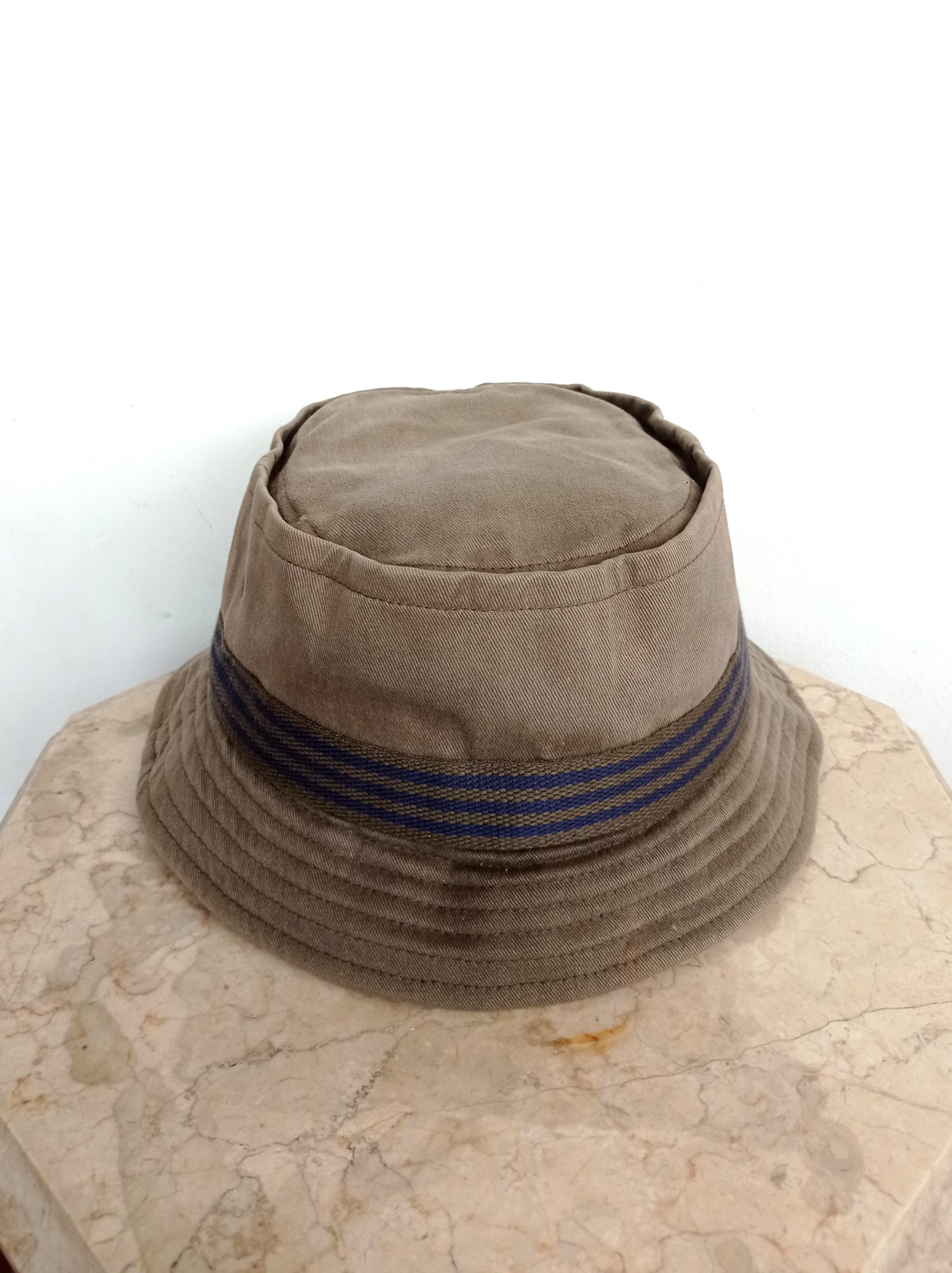 Topi Bucket GAP Bucket Hat, Fesyen Pria 