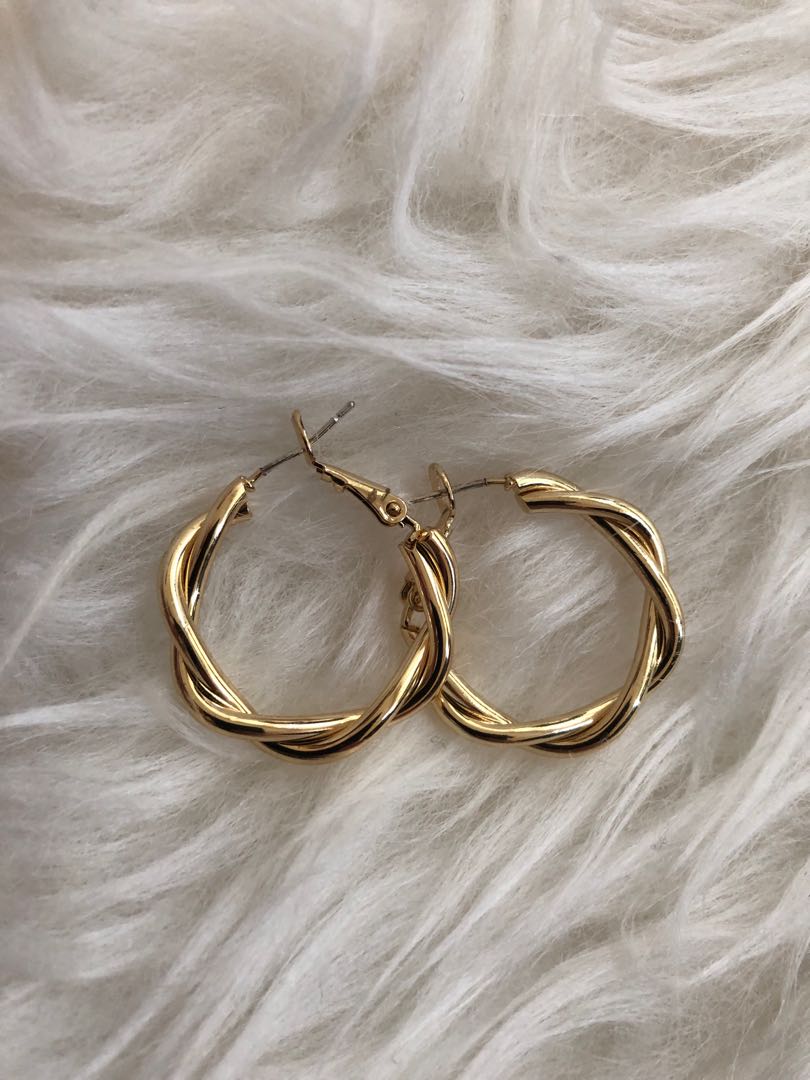 Twister Hoop Earrings in Gold, Women's Fashion, Jewelry & Organisers ...