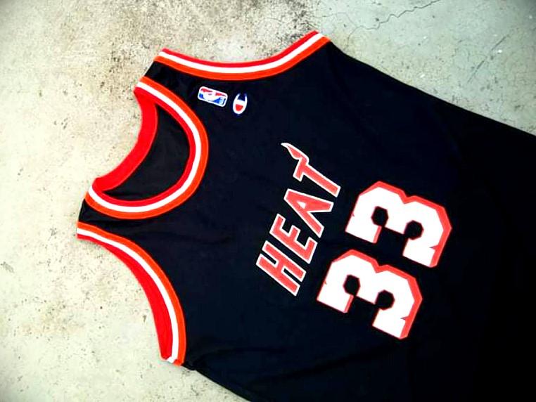 Size Kid 8. Vintage 90s Miami Heat Alonzo Mourning Champion NBA Jersey