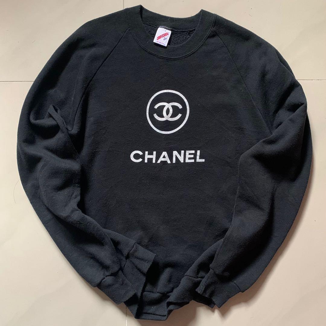 Vintage chanel shop bootleg sweatshirt