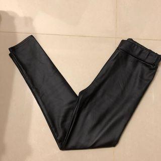 內刷毛霧面貼身皮褲