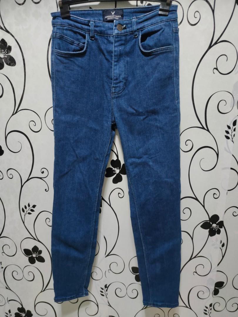 American Eagle fitted pants (Category: Jeans) located in Quezon City. Submitted by _apparels_ (Listing ID 1105669697, Image 2). Description: Original, used only once Waistline 26 inches Length 36 inches.