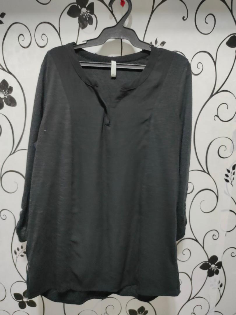 Black longsleeves (Category: Longsleeves) located in Quezon City. Submitted by _apparels_ (Listing ID 1105672745, Image 1). Description: Fits S to M body frame.